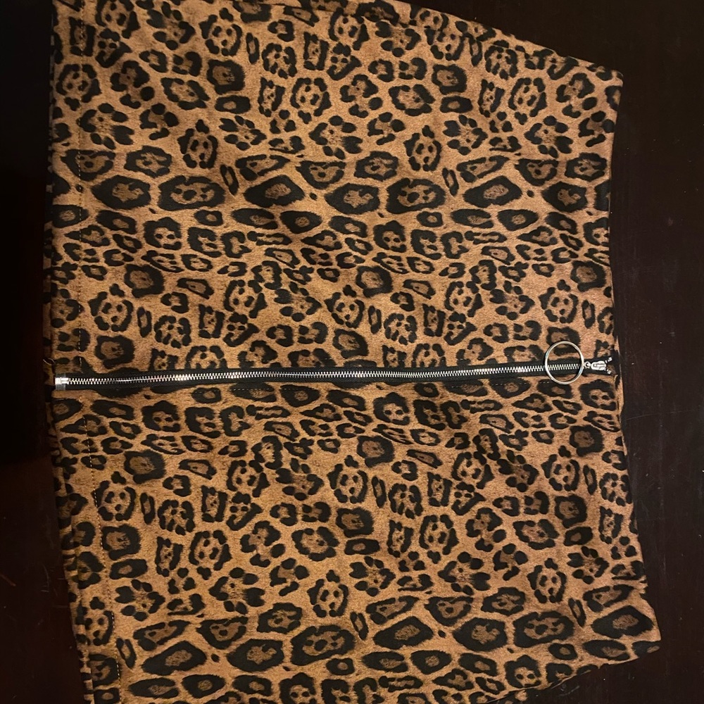 Shein Leopard print skirt with zipper